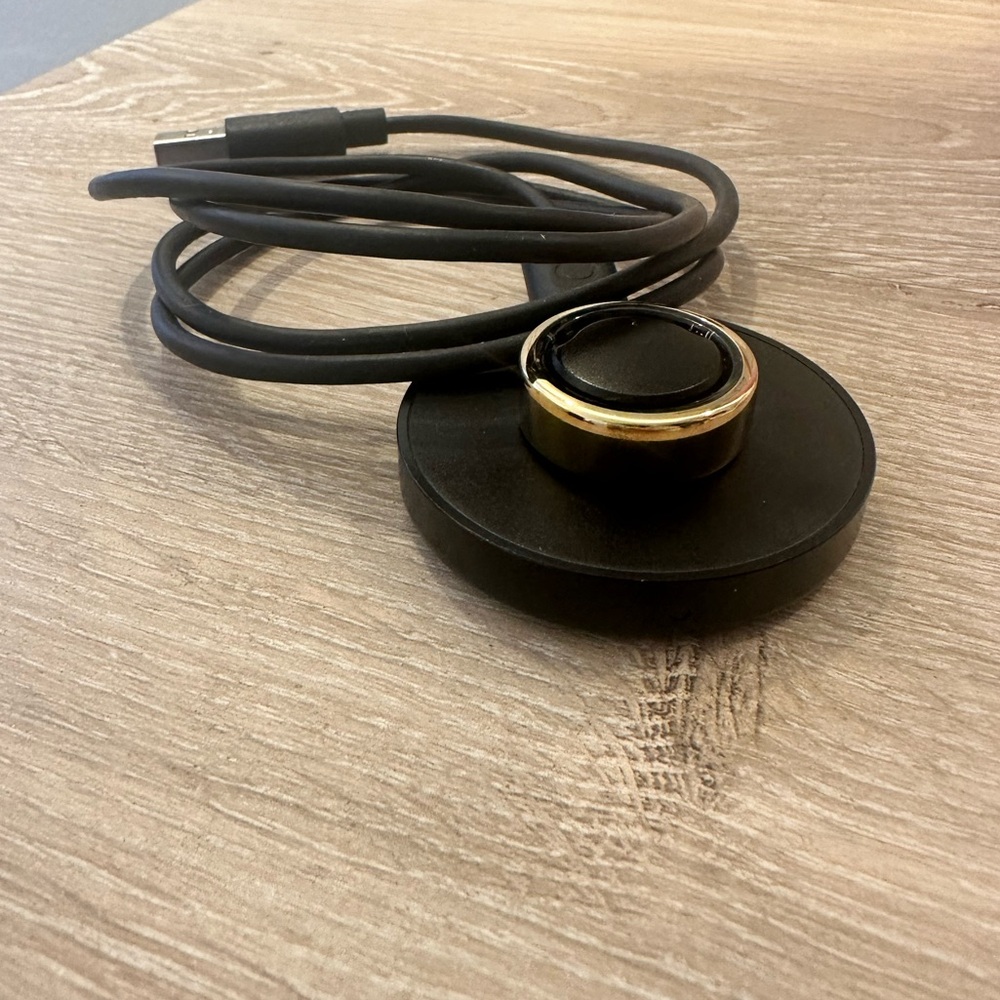 (No Box) Oura Ring Generation 3 Size 7 Gold (Charger included)